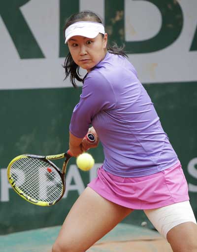 Peng Shuai defeats Camila Giorgi at first round