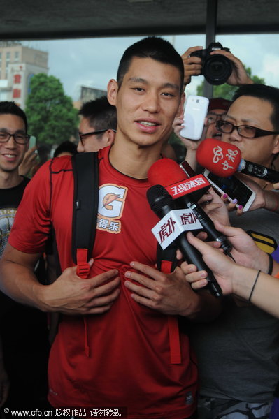 Jeremy Lin continues Asia tour in Shanghai