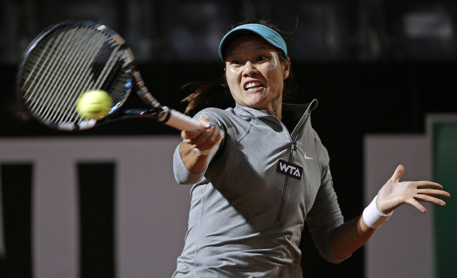 Li Na reaches 500th-win record