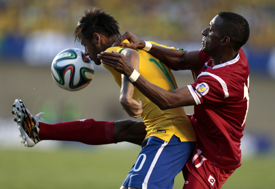 Neymar leads 4-0 Brazil romp in World Cup warm-up