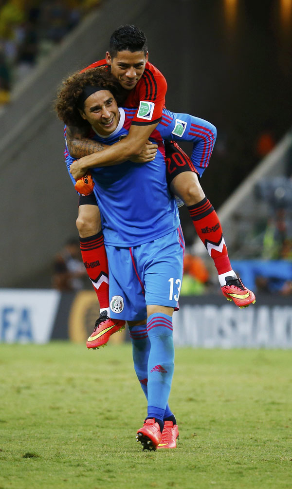 Brazil held by feisty Mexico as Ochoa stands firm