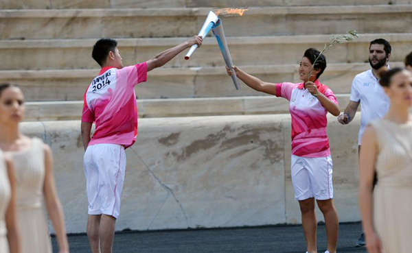 Olympic flame for Nanjing Youth Games lit in Athens