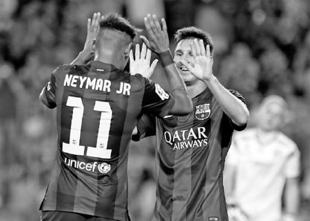 Neymar, Messi on target as Suarez makes Barca debut