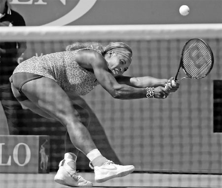 Serena one step closer to first Slam of season