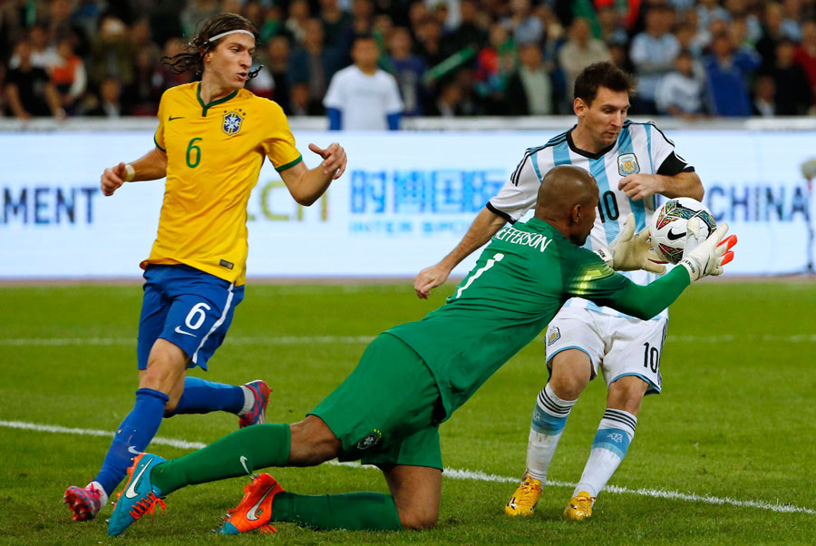 Argentina, Brazil soccer teams dazzle Beijing