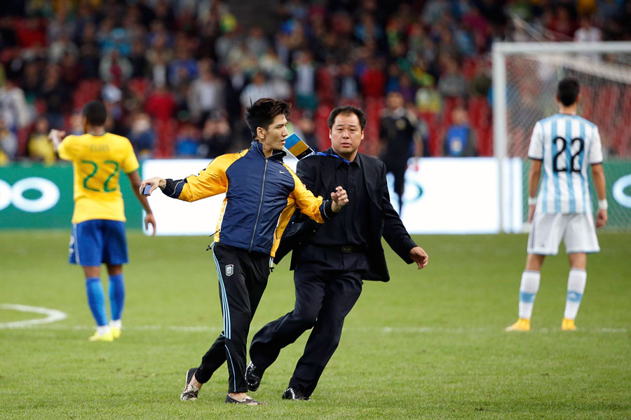 Argentina, Brazil soccer teams dazzle Beijing