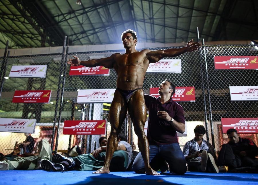 Bodybuilders compete for world title in Mumbai