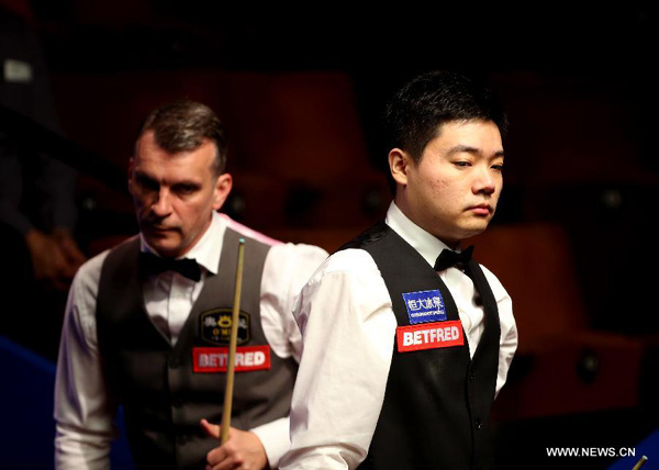 Ding comes from behind to enter 2nd round at 2015 Worlds