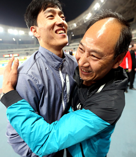 Tearful goodbye from China's star hurdler