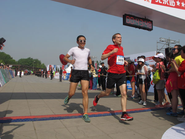 Happy 10k run fuels up the running passion in Beijing