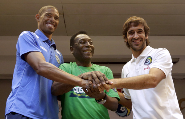 Pele happy to see Cosmos match play role in US-Cuba detente