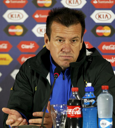 Dunga to remain Brazil coach despite early Copa America exit