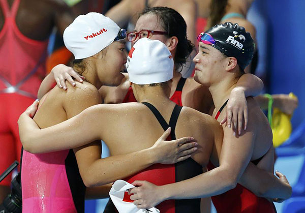 Women's team scoops up gold in Kazan 4x100m medley relay