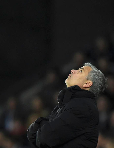 Chelsea sacks Mourinho after disastrous start to season