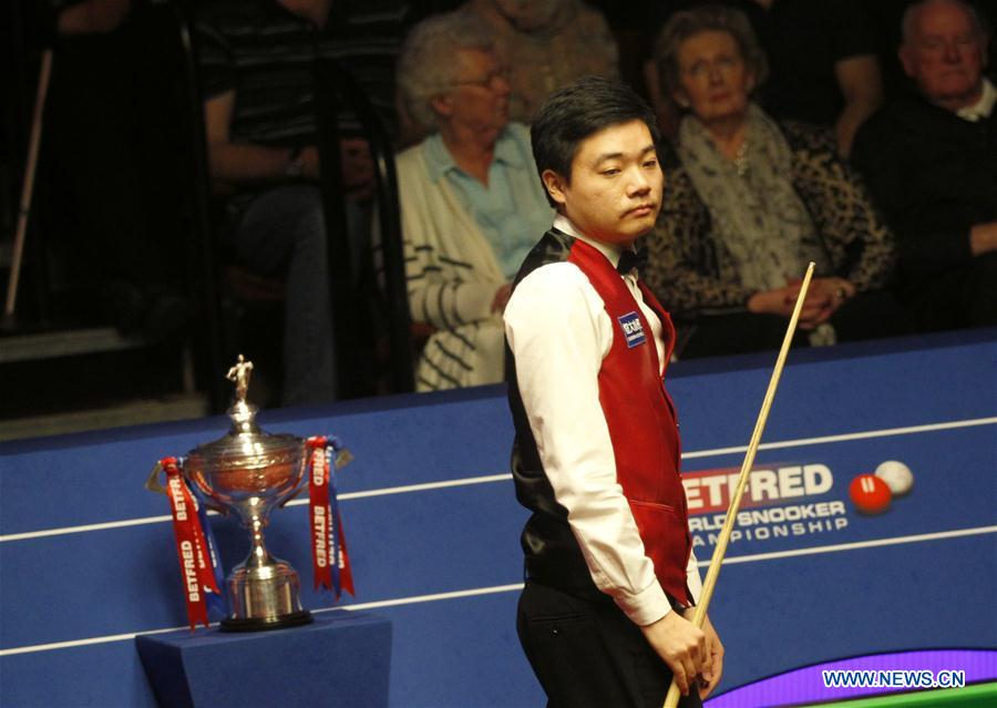 Selby leads Ding 10-7 at snooker worlds final