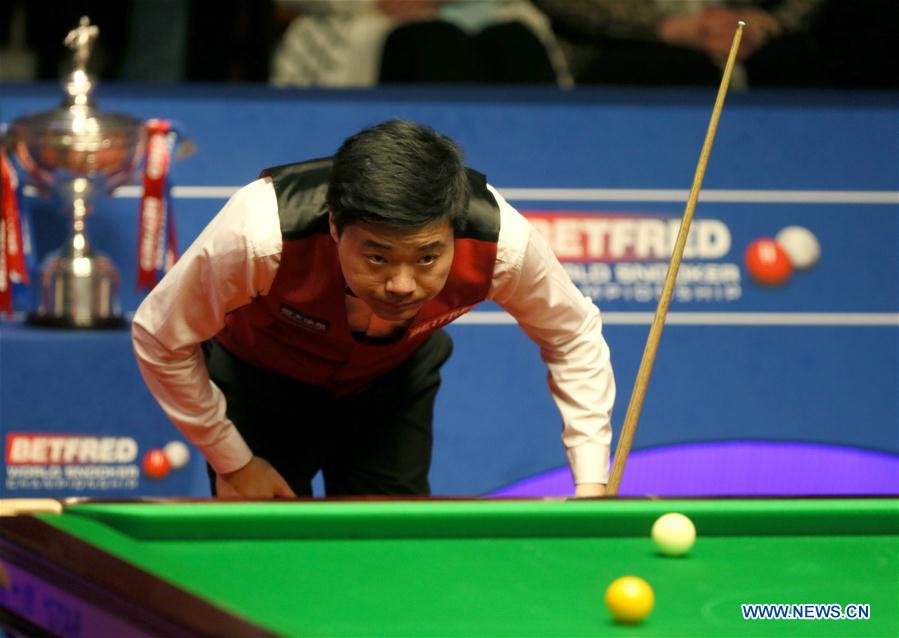 Selby leads Ding 10-7 at snooker worlds final