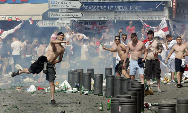 UEFA says could disqualify England, Russia from Euro 2016 if more violence