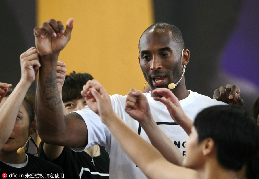 Former NBA player Kobe instructs young players in Taiwan