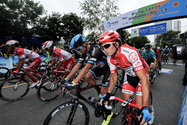 Track trespasser caused six-bike pileup at Qinghai race