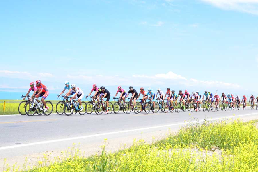 Chinese cyclist awarded 'most aggressive rider', Buts Vitaliy keeps yellow jersey