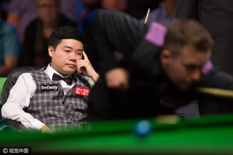 Ding crashes out of UK Championship