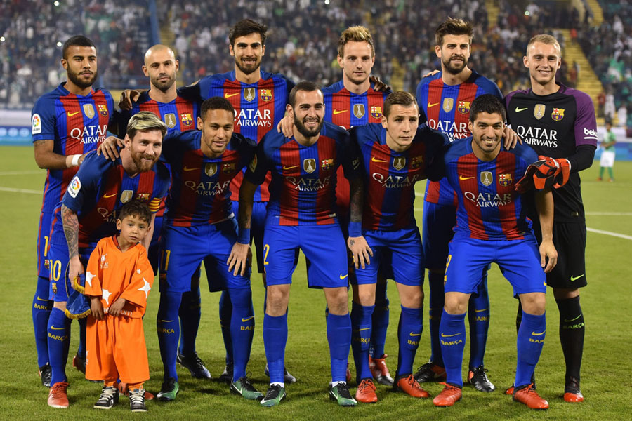 Messi meets Afghan boy famed for plastic bag shirt