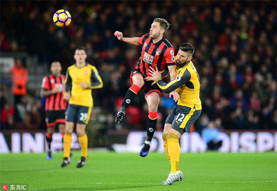 Giroud earns Arsenal a point after thrilling comeback