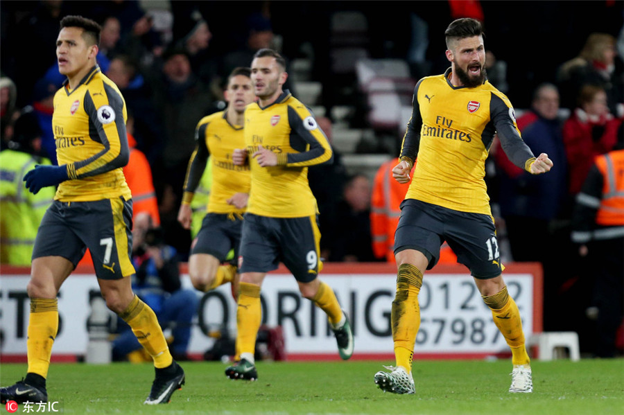 Giroud earns Arsenal a point after thrilling comeback