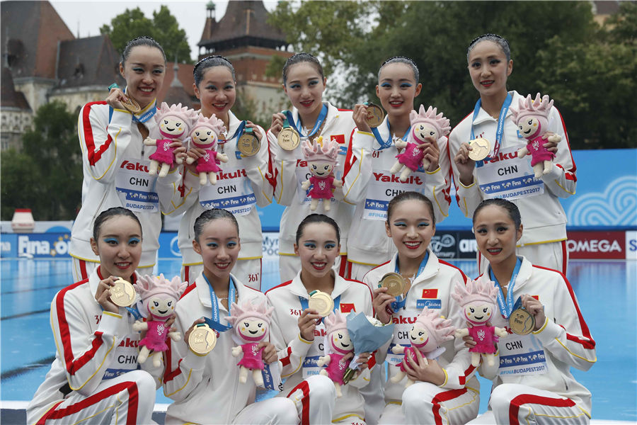 Chinese synchronized swimmers claim history-making gold at FINA worlds