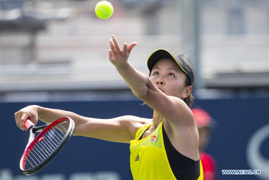 Rogers Cup: Ekaterina Makarova beats Peng Shuai 2-0