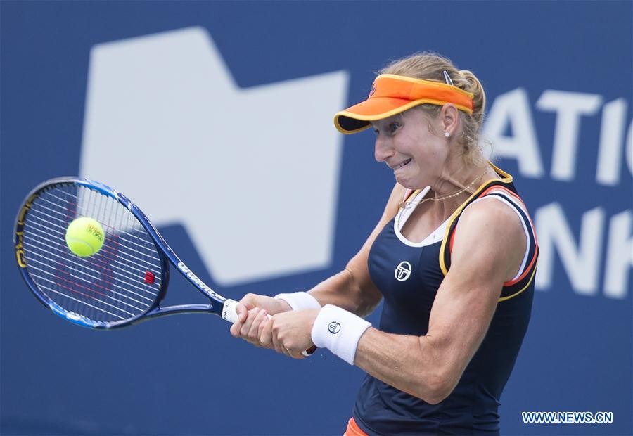 Rogers Cup: Ekaterina Makarova beats Peng Shuai 2-0