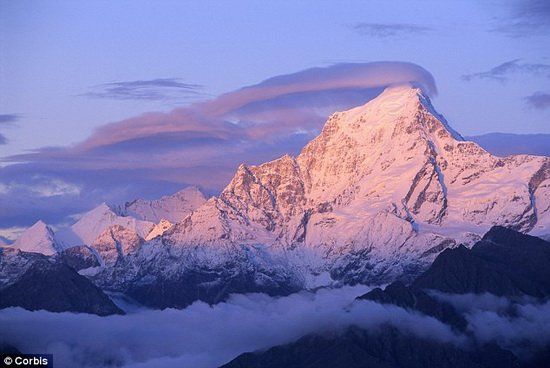 科学家称喜马拉雅山东部冰川消退西部增长(图)