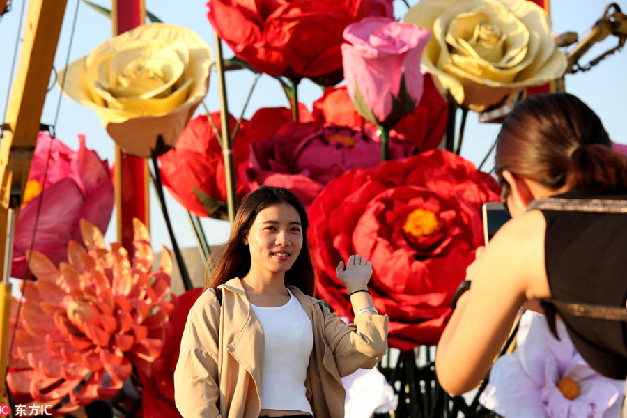 Holiday bouquet decorates Tian’anmen Square