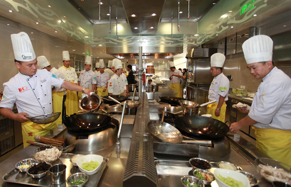 Sichuan cooking course ends in Beijing