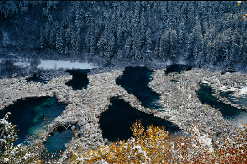 Heavenly beauty of Jiuzhai Valley in winter