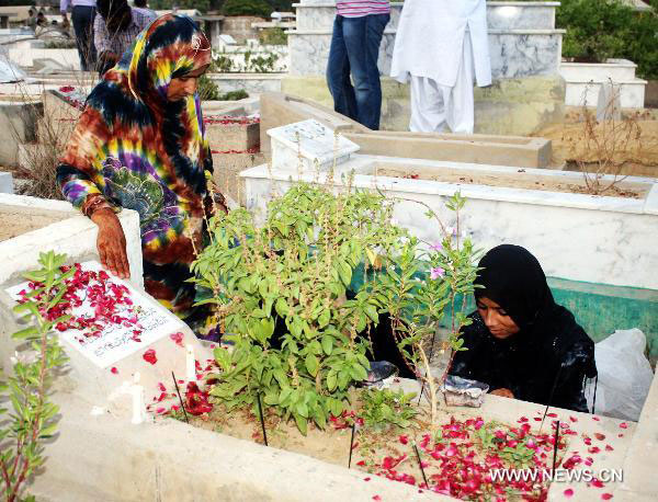 Muslims mark Shab-e-Barat Festival in S Pakistan's Karachi