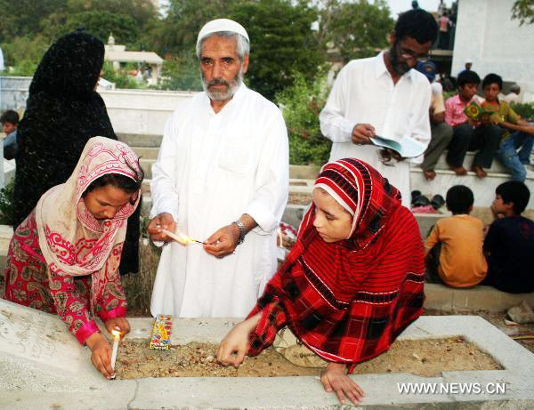 Muslims mark Shab-e-Barat Festival in S Pakistan's Karachi