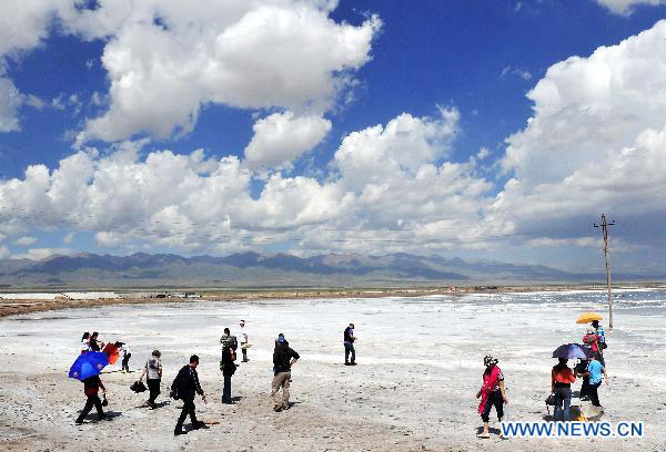 Enthralling scenery of Chaka Salt Lake