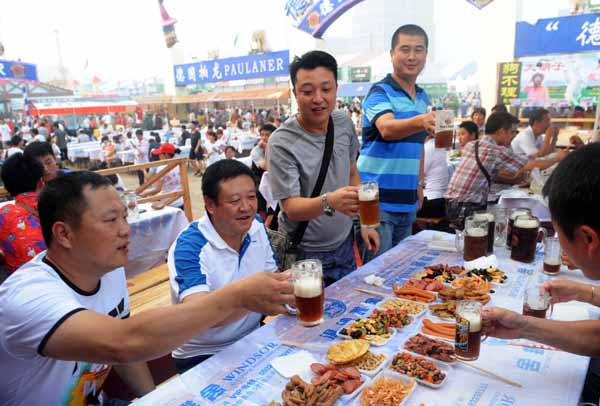 Beer fest kicks off in Qingdao