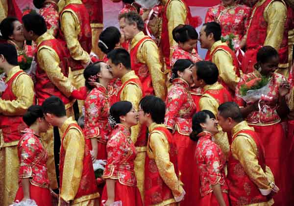 Marriage is in the air during weeklong National Day holiday