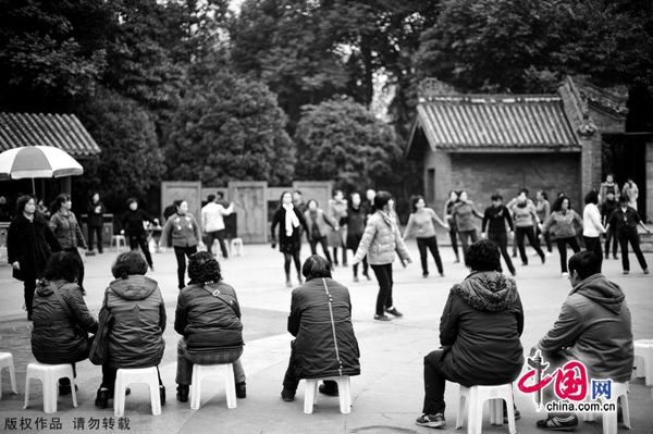 Enjoy leisure life in Chengdu City