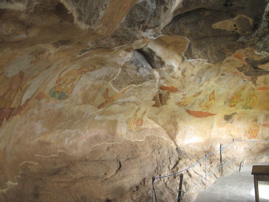 Photos: Fresco Paintings at Sigiriya Rock