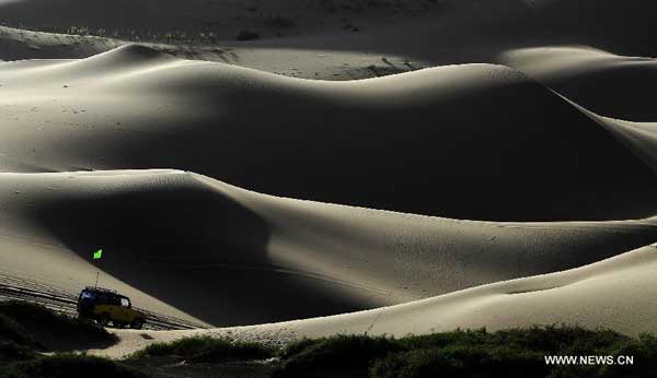 Mysterious scenery of Badain Jaran Desert in N China