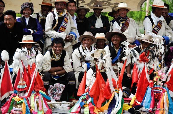 Tibetan farmers celebrate Ongkor Festival