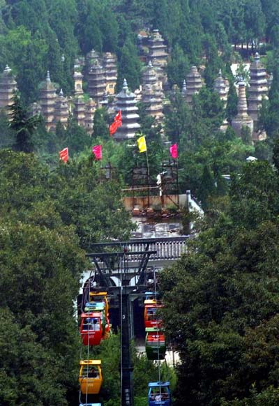 Shaolin Temple receives peak tourism season