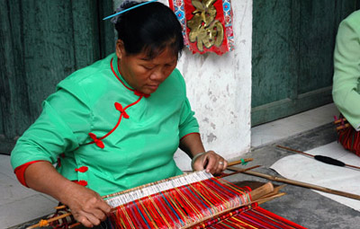 Traditional Li brocade in China's Hainan Province