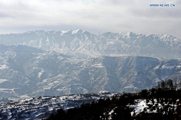 Winter scenery of Hengshan Mountain