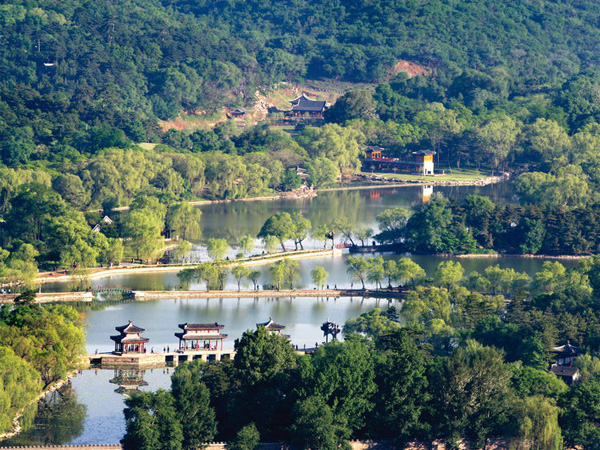Top 10 relaxing summer destinations in China