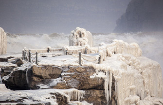 Jingyue Snow World opens to tourists in Jilin