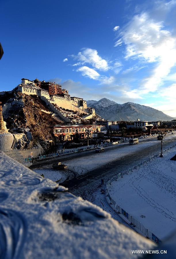 Snow scenery of Potala Palace in Lhasa